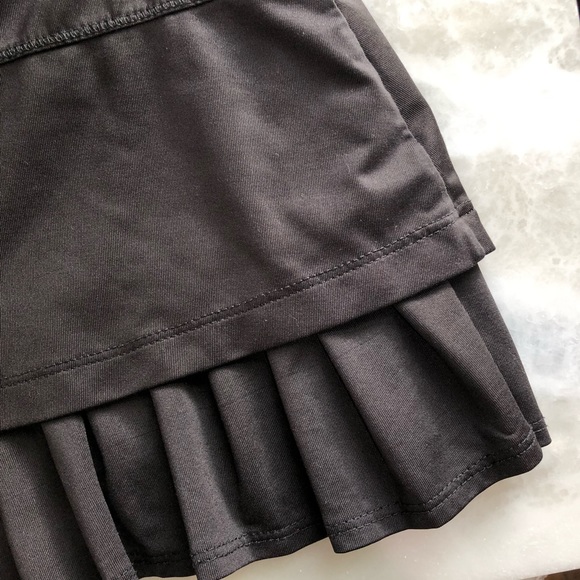 Soft Pleated Hem Black Tennis Skirt / Skort - Picture 6 of 8